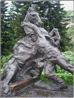 廣場(chǎng)公園現代人物銅雕塑