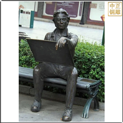 街邊畫(huà)畫(huà)人物銅雕塑